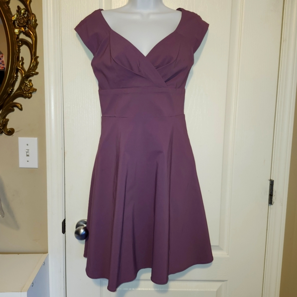 Le Chateau lilac deep v-neck flare dress in size xs